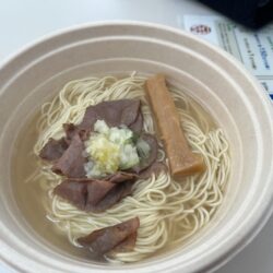 お腹いっぱいラーメンを食べました