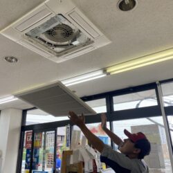 エアコンお掃除✨匂いも気分もスッキリ☔🌞