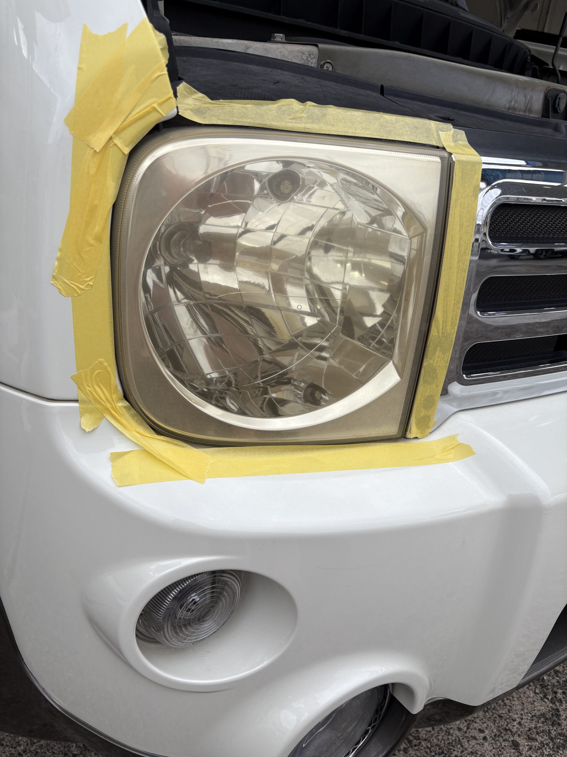 ヘッドライトをキレイに❗️